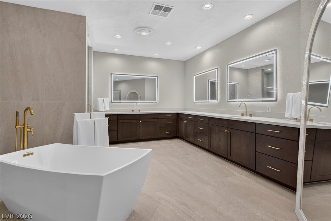 1504 Silver Oaks Street Las Vegas NV 89117