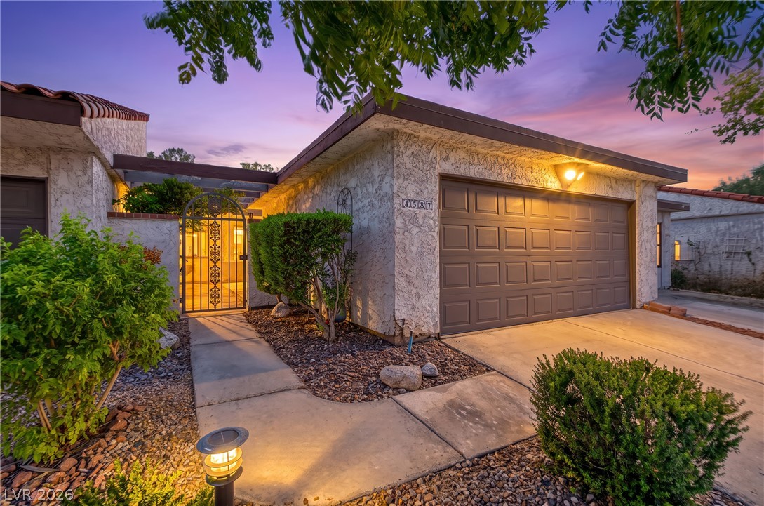 4587 Madreperla Street Las Vegas NV 89121