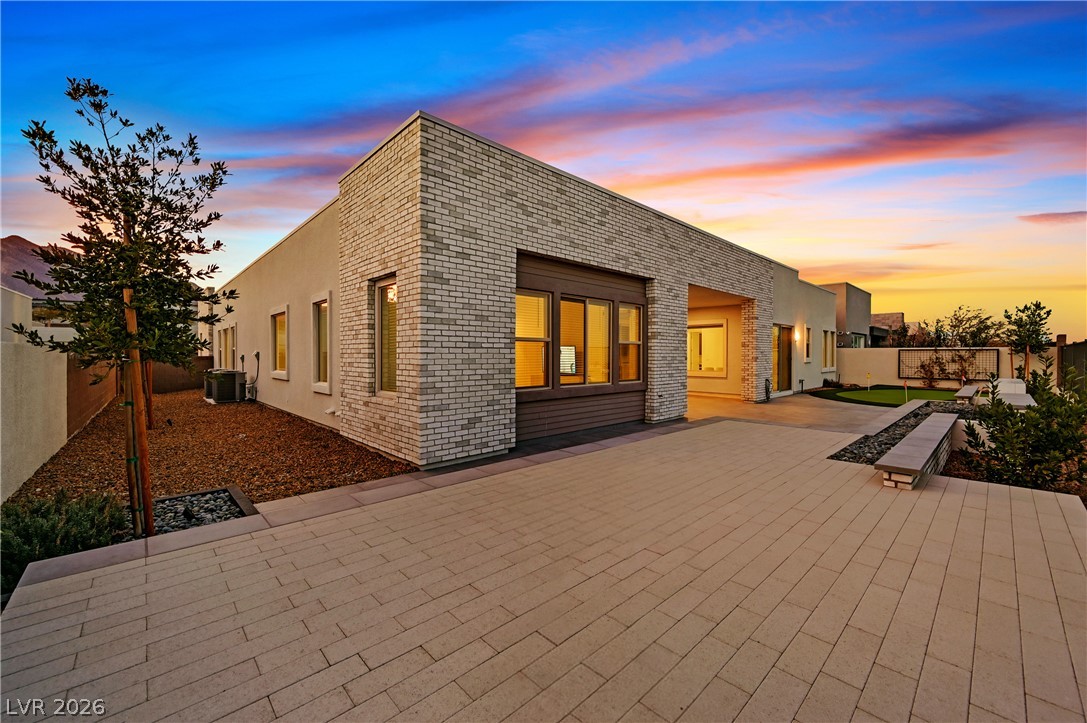 472 Sand Dune Arch Street Las Vegas NV 89138