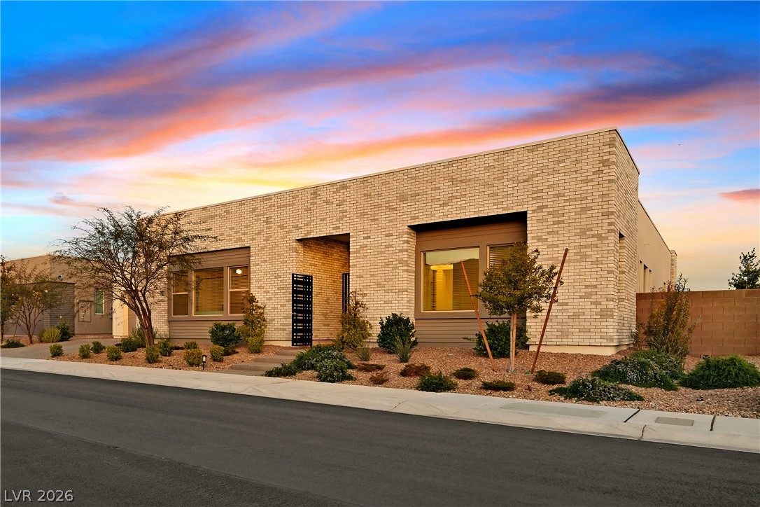 472 Sand Dune Arch Street Las Vegas NV 89138