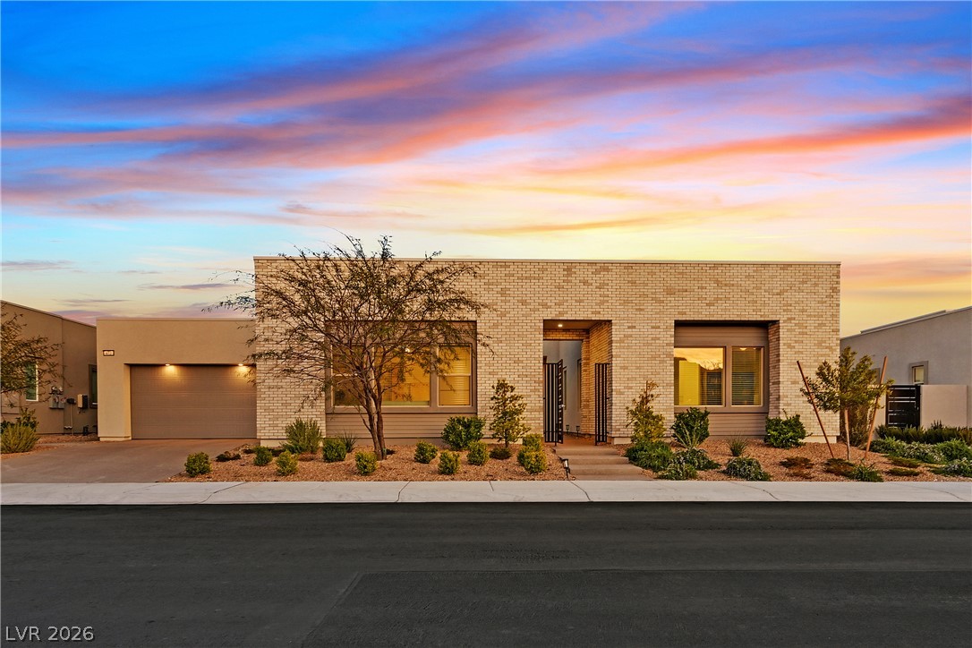 472 Sand Dune Arch Street Las Vegas NV 89138
