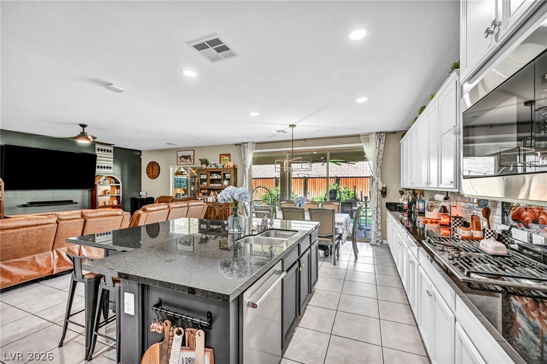 989 Alverstone Court Henderson NV 89002