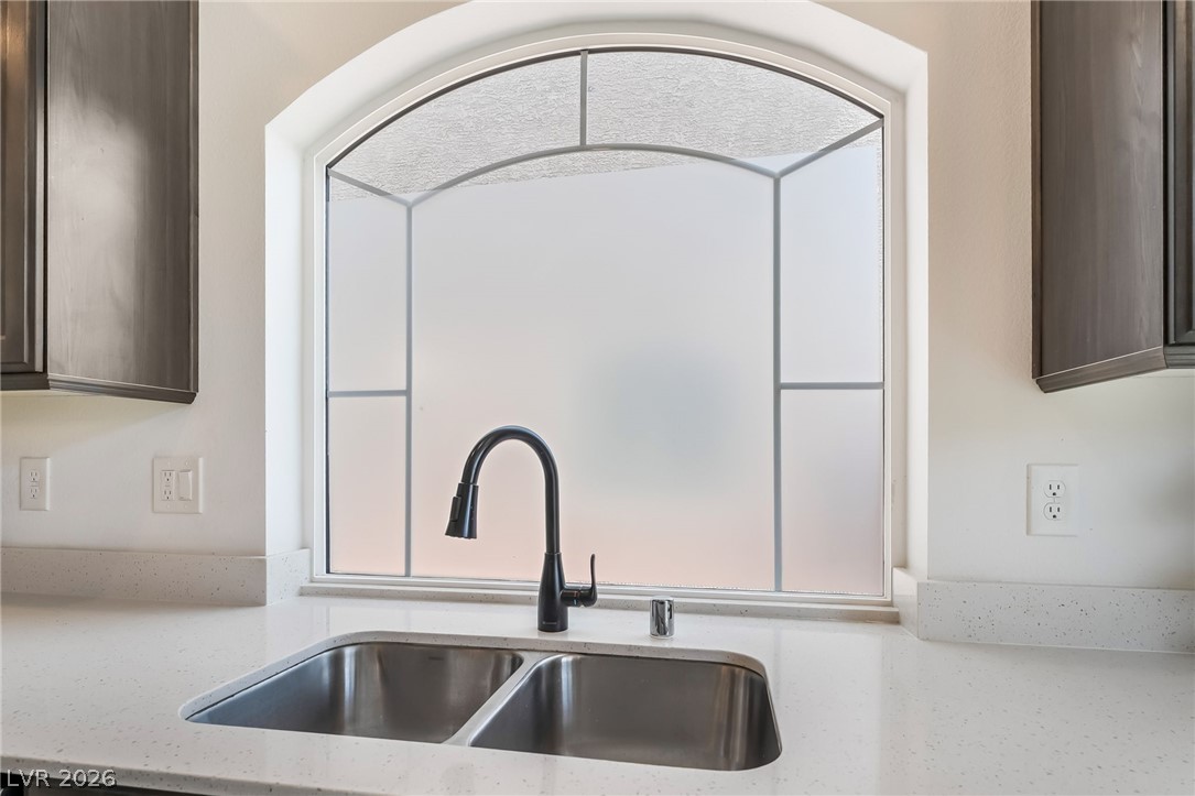 7802 Pacific Dunes Street Las Vegas NV 89139