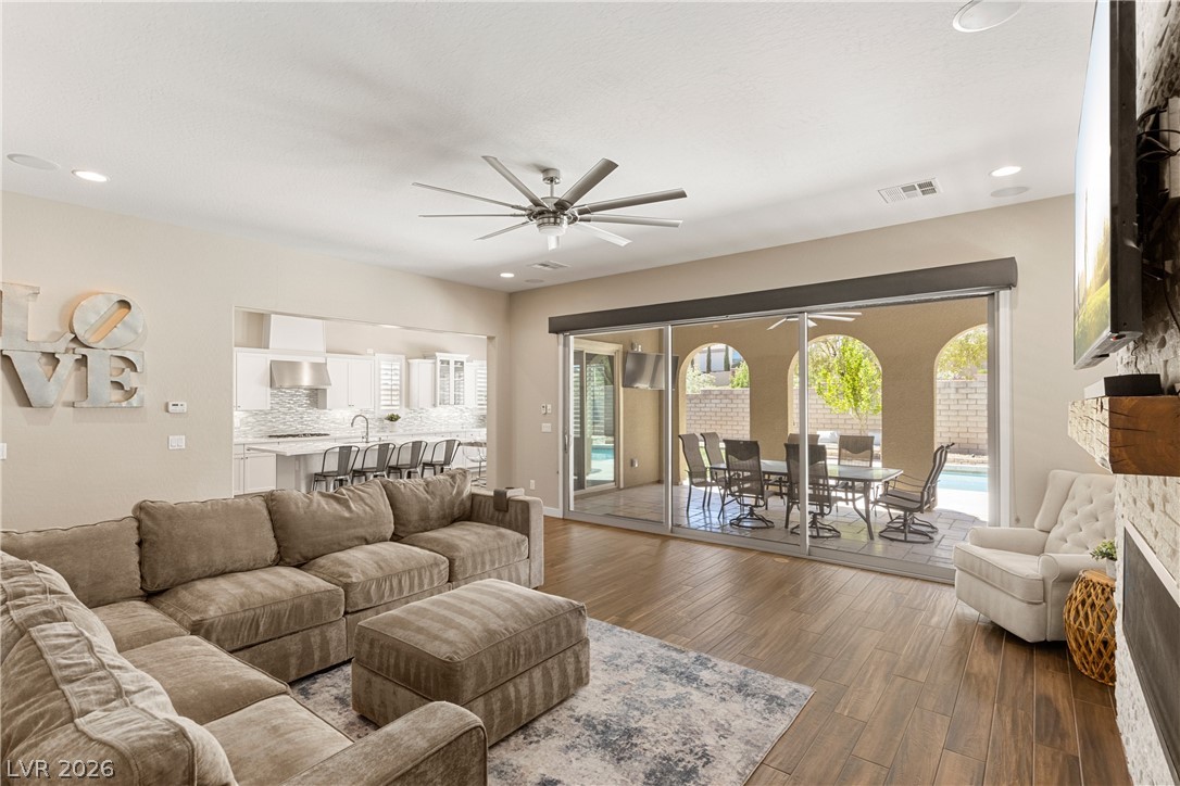 449 Paso De Montana Street Las Vegas NV 89138