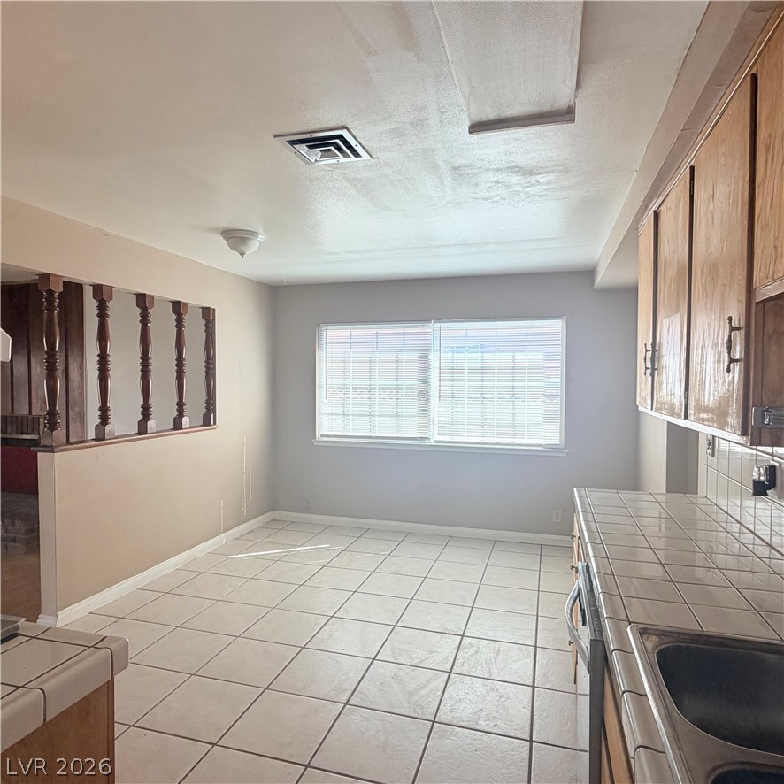 5216 Doe Avenue Las Vegas NV 89146