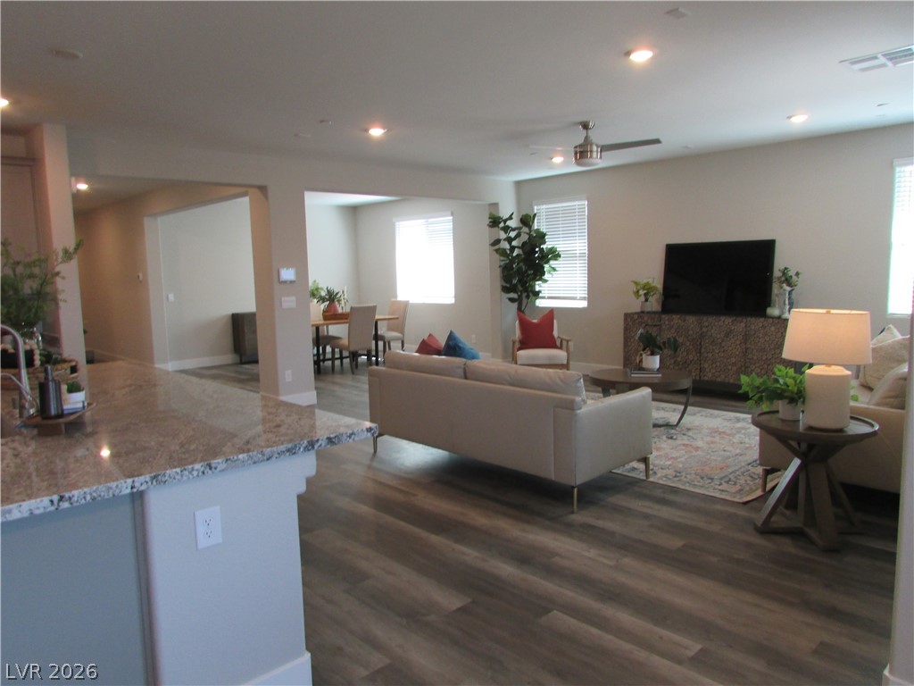 513 Chestnut Falcon Street Henderson NV 89011