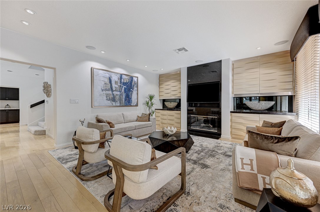8121 Castle Pines Avenue Las Vegas NV 89113