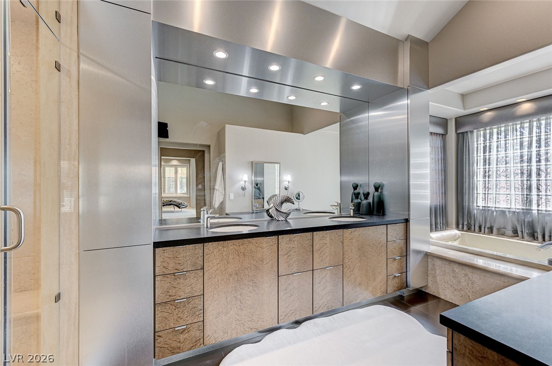 8121 Castle Pines Avenue Las Vegas NV 89113