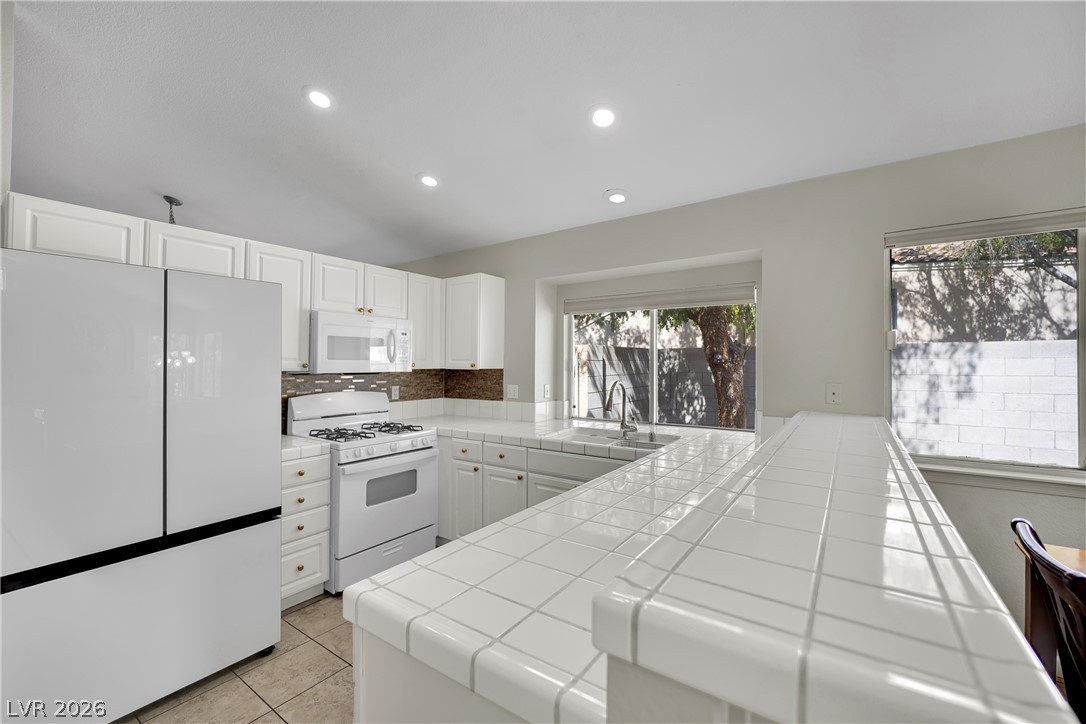 2124 Feather Bush Street Henderson NV 89074