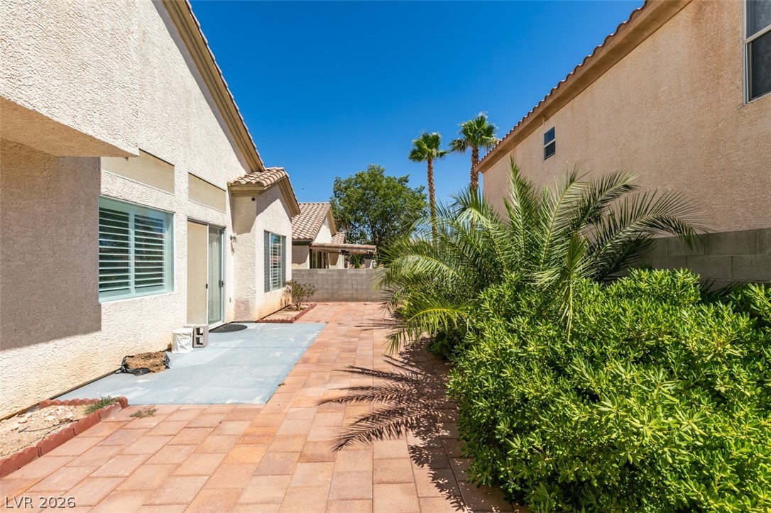 292 White Bluffs Street Las Vegas NV 89148