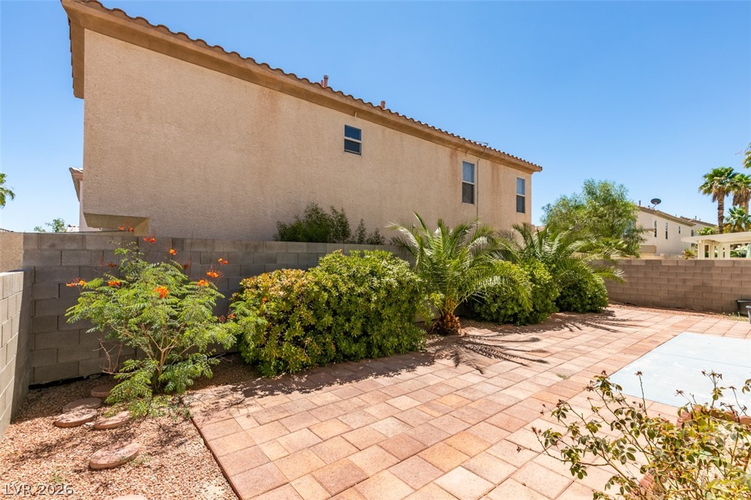 292 White Bluffs Street Las Vegas NV 89148
