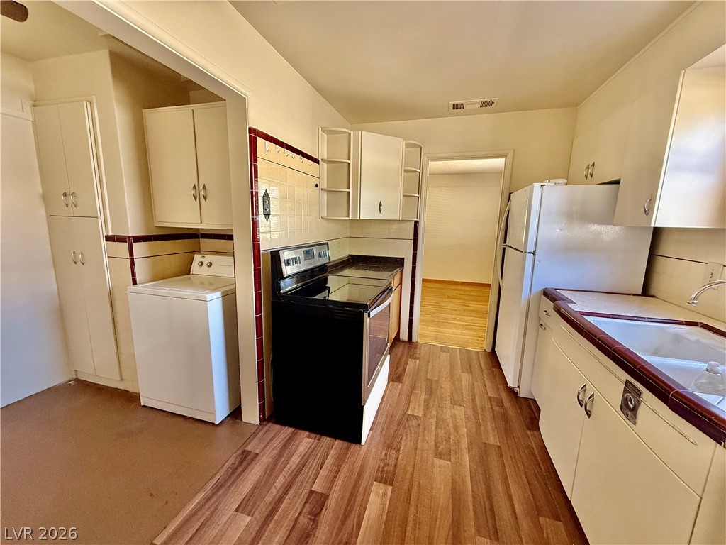 1133 Darmak Drive Las Vegas NV 89102