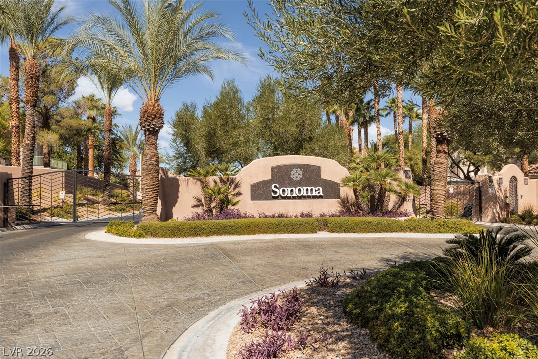 8504 Chiquita Drive Las Vegas NV 89128