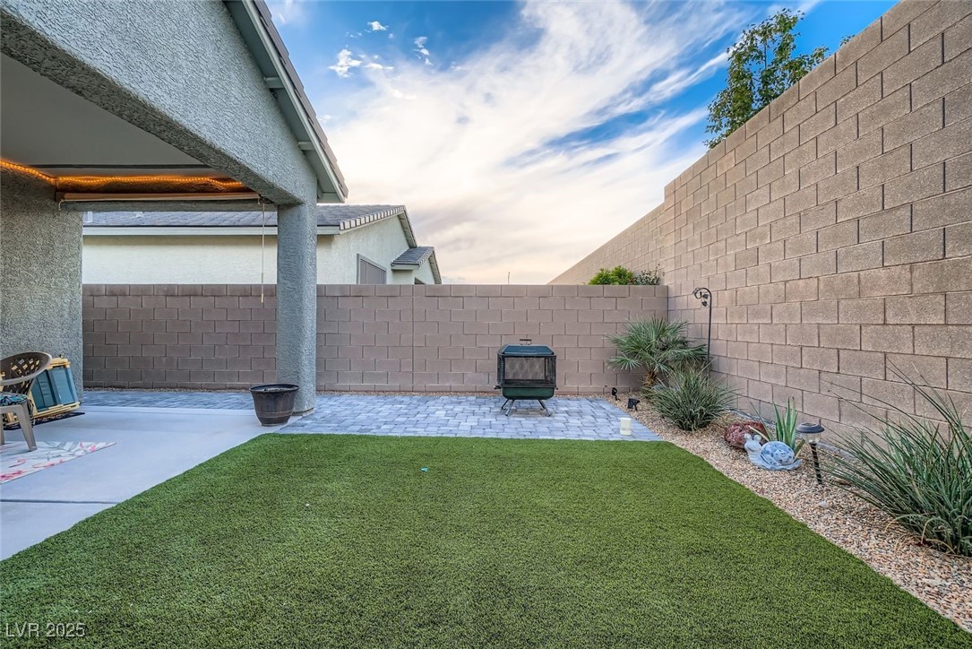 2122 Thelen Avenue North Las Vegas NV 89086