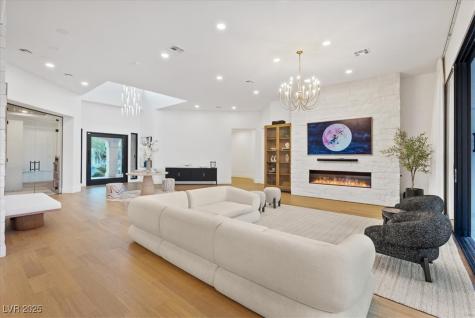 1416 Iron Hills Lane Las Vegas NV 89134