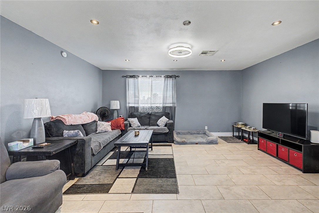 712 Saylor Way Las Vegas NV 89107