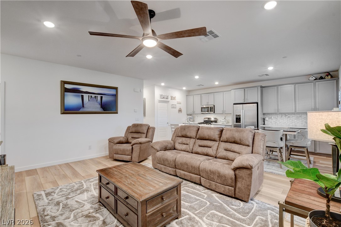 384 Aravalli Crest Street Henderson NV 89015