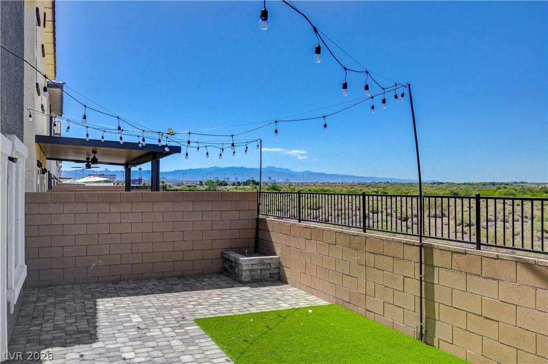 386 Larksong Avenue Henderson NV 89011