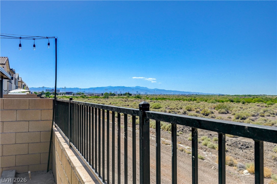 386 Larksong Avenue Henderson NV 89011
