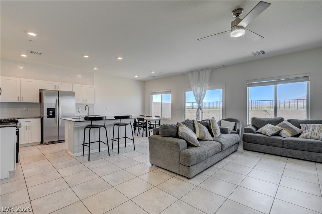 386 Larksong Avenue Henderson NV 89011
