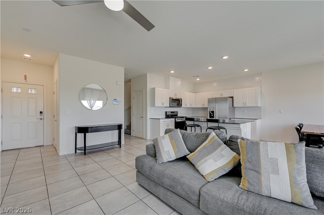 386 Larksong Avenue Henderson NV 89011