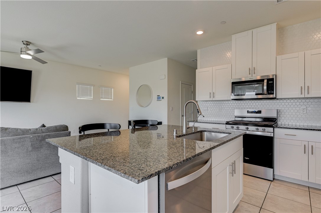 386 Larksong Avenue Henderson NV 89011