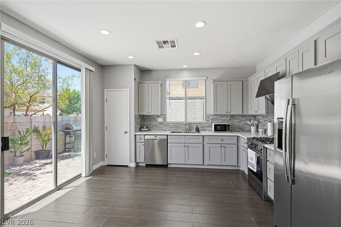 5575 Cresent Valley Street Las Vegas NV 89148