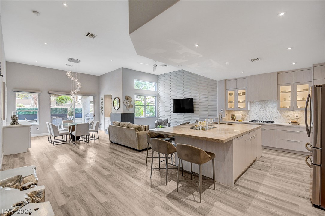 1913 Summer Pine Court 102 Las Vegas NV 89134