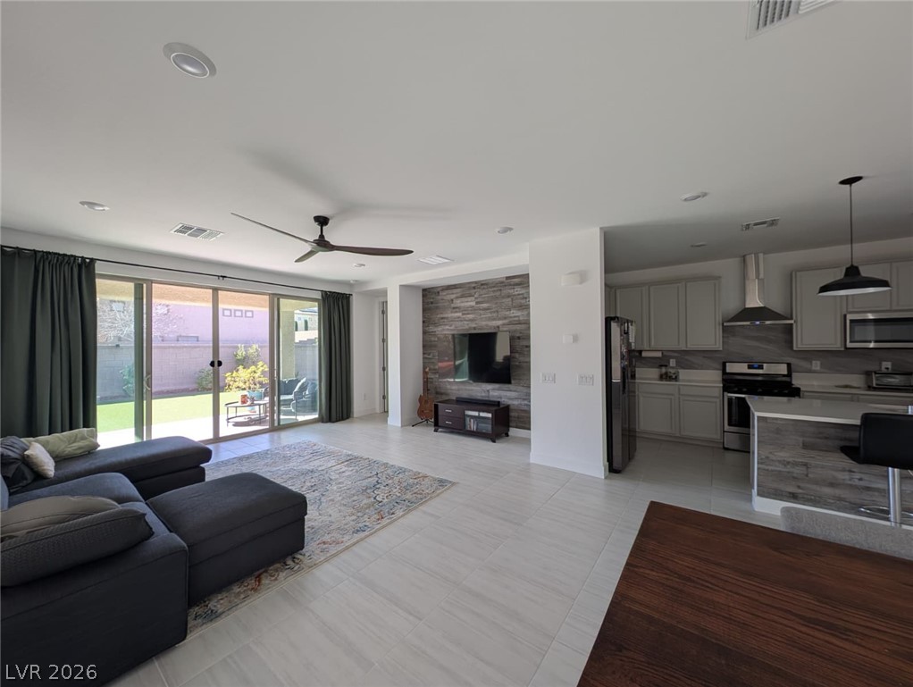 6611 Summershade Street North Las Vegas NV 89086