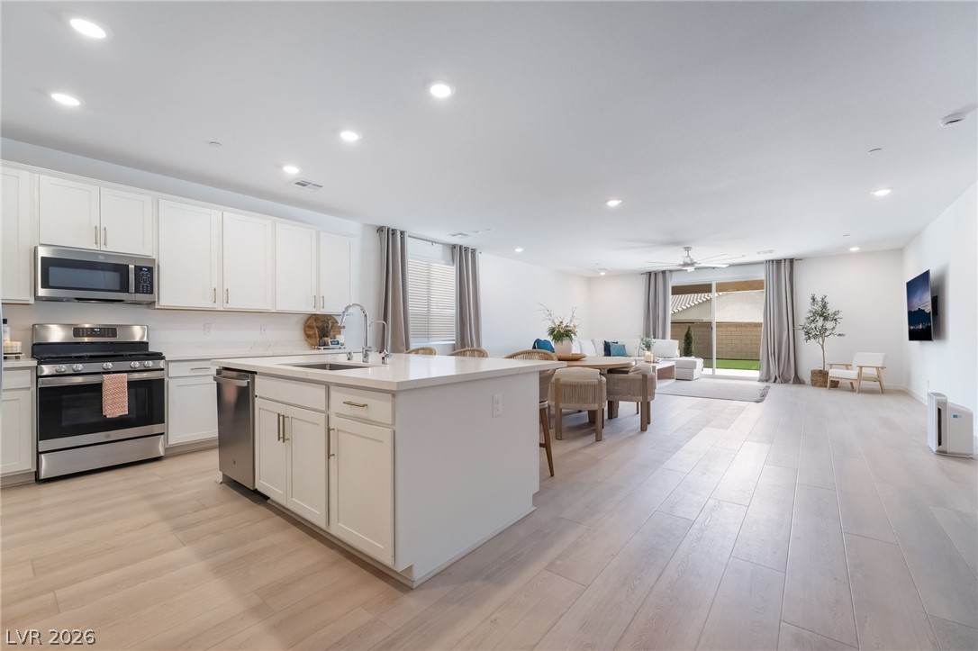 2280 Lazlo Point Street Henderson NV 89044