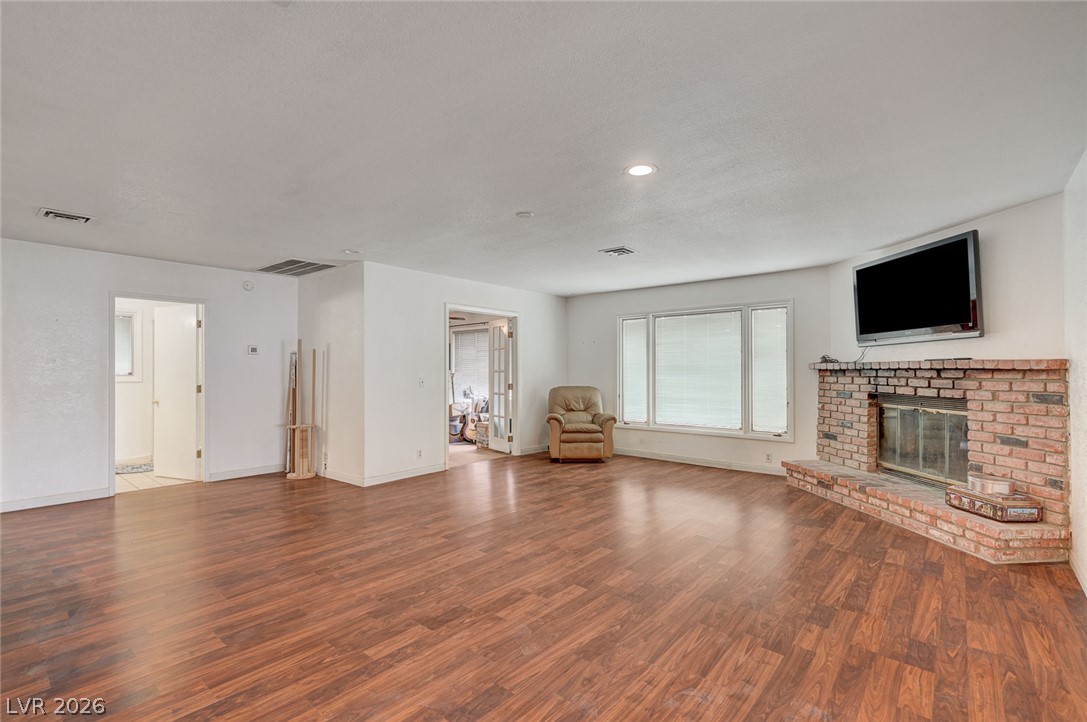 1906 Jasmine Circle Las Vegas NV 89123