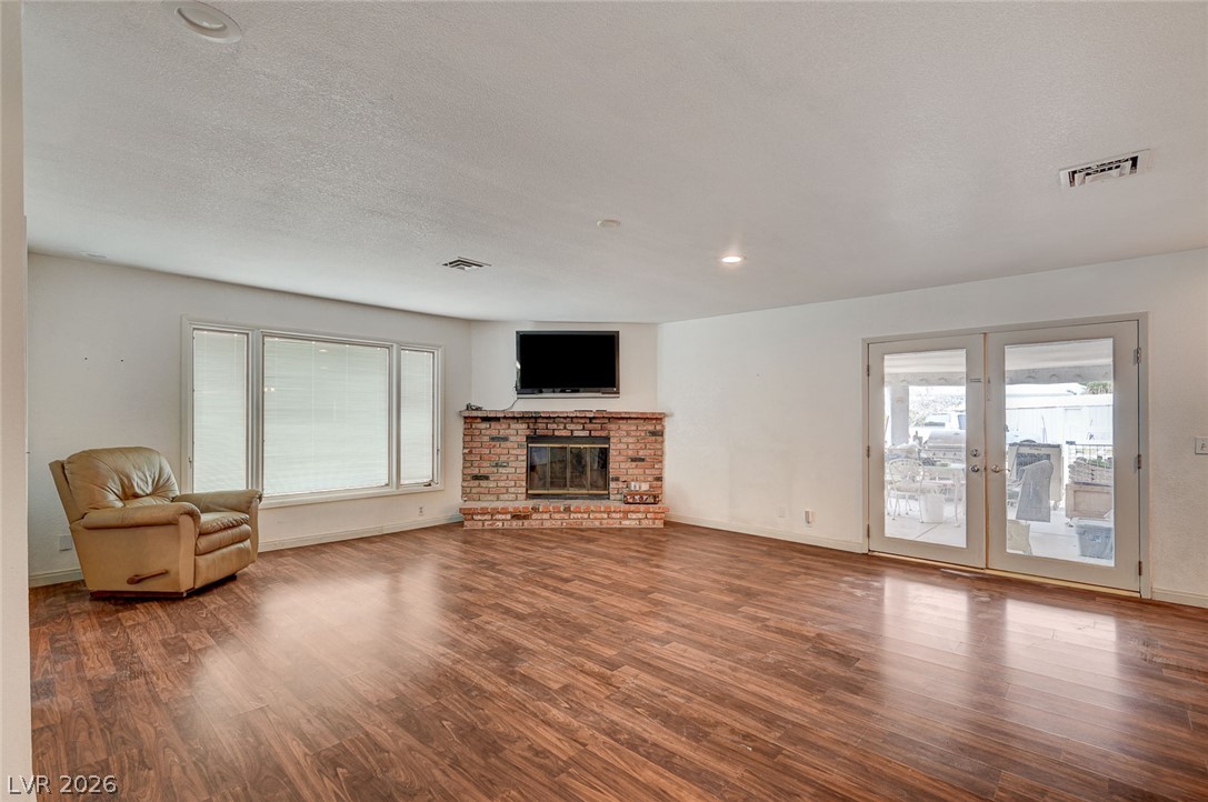 1906 Jasmine Circle Las Vegas NV 89123