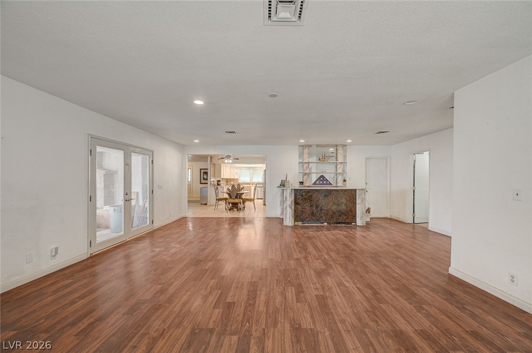 1906 Jasmine Circle Las Vegas NV 89123