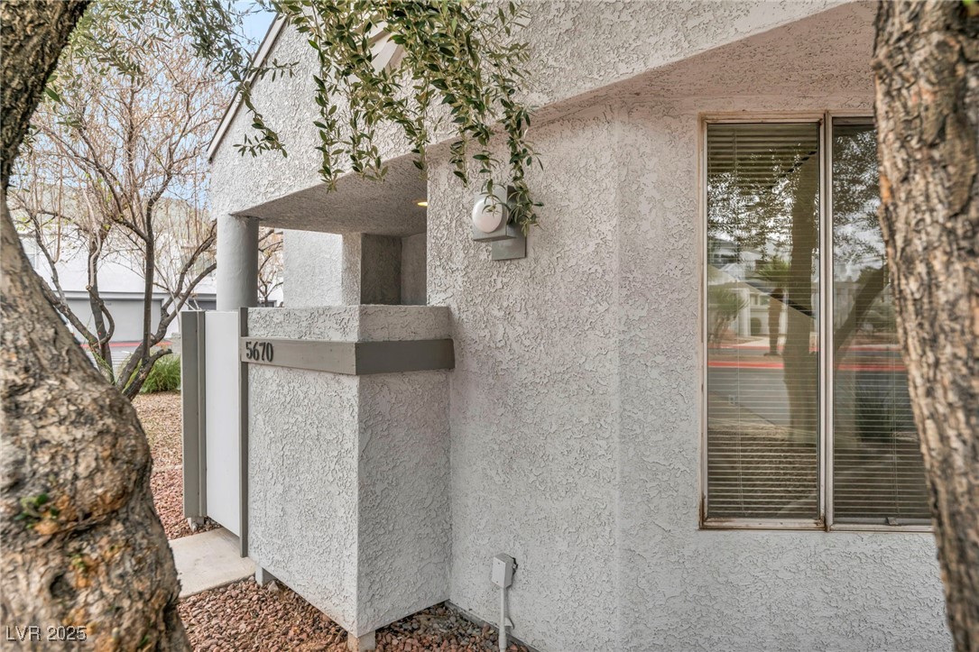 5670 Vineyard Lane Las Vegas NV 89110