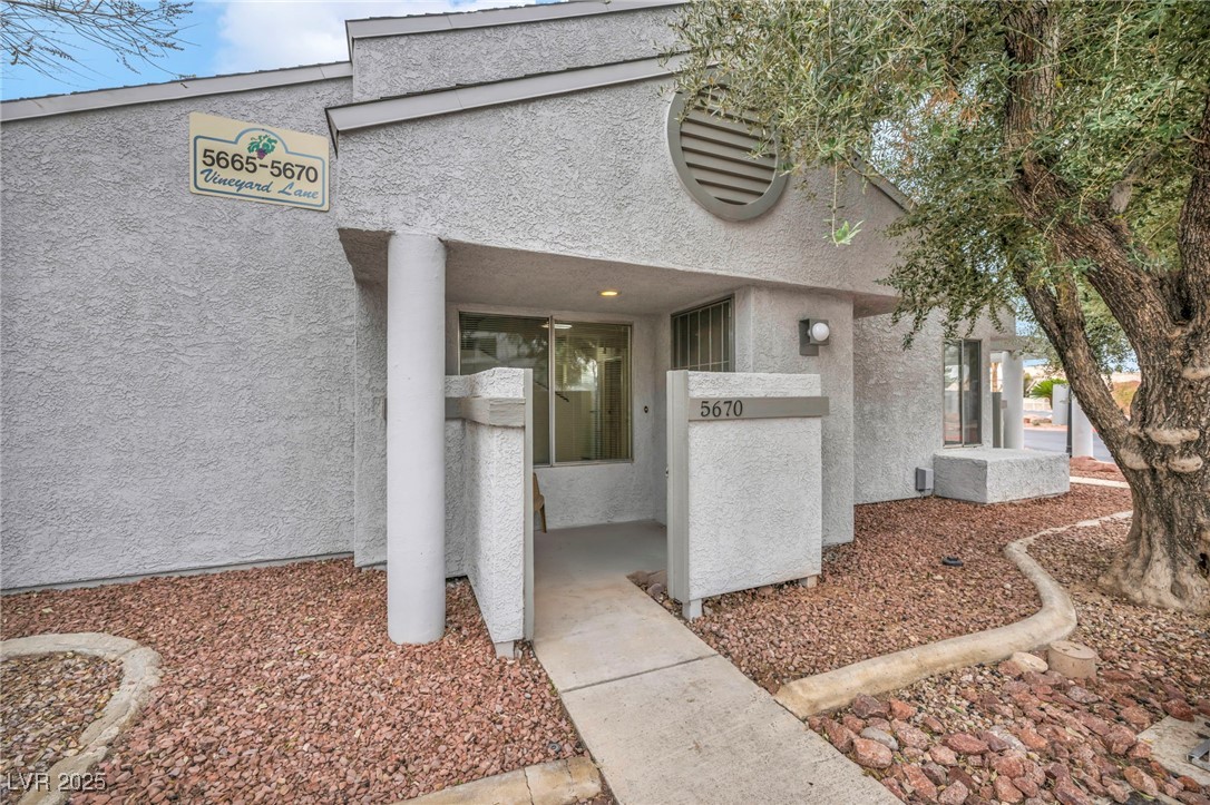 5670 Vineyard Lane Las Vegas NV 89110
