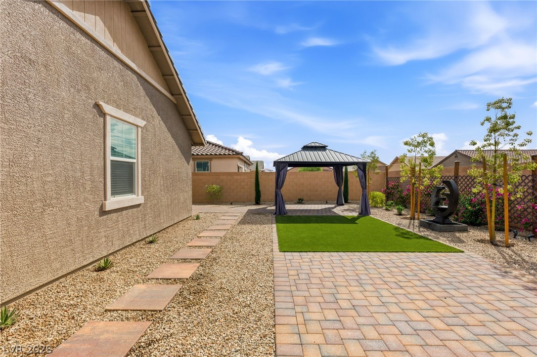 98 Cadence Crest Avenue Henderson NV 89011