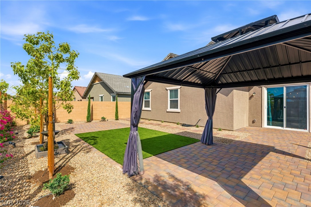 98 Cadence Crest Avenue Henderson NV 89011