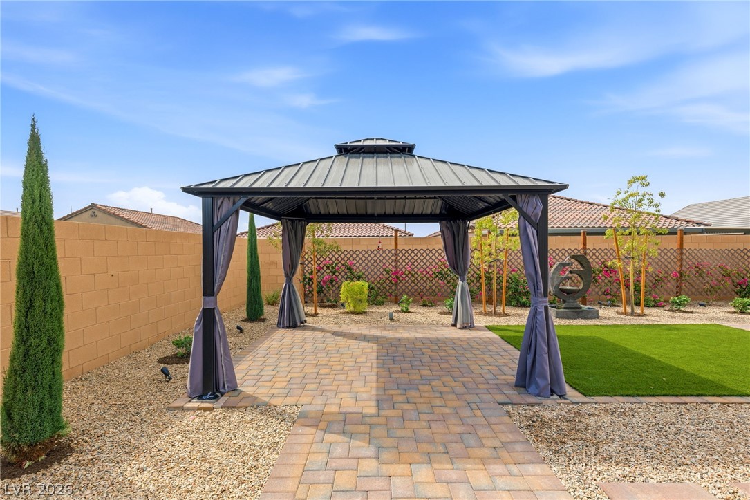 98 Cadence Crest Avenue Henderson NV 89011