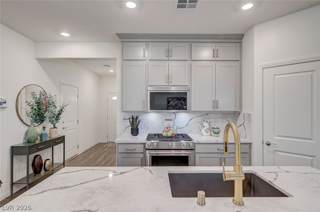 7446 Charlotte Bay Avenue North Las Vegas NV 89084