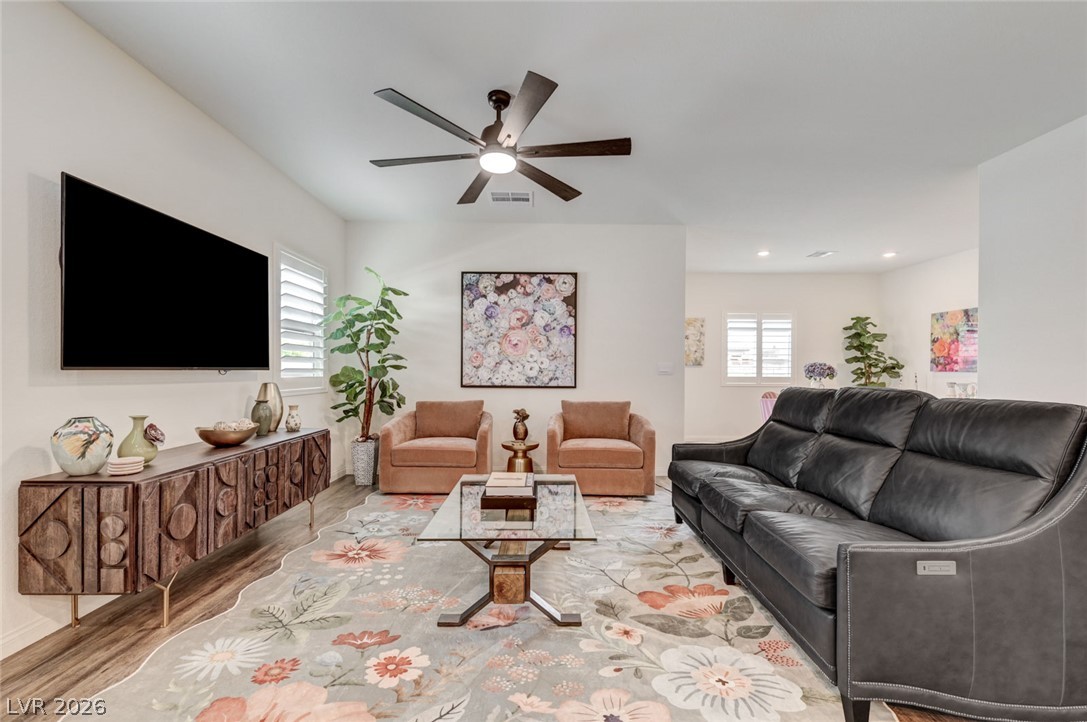 7446 Charlotte Bay Avenue North Las Vegas NV 89084