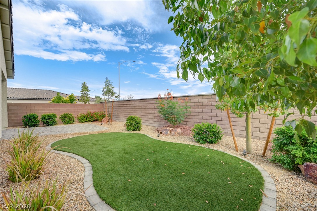 7446 Charlotte Bay Avenue North Las Vegas NV 89084