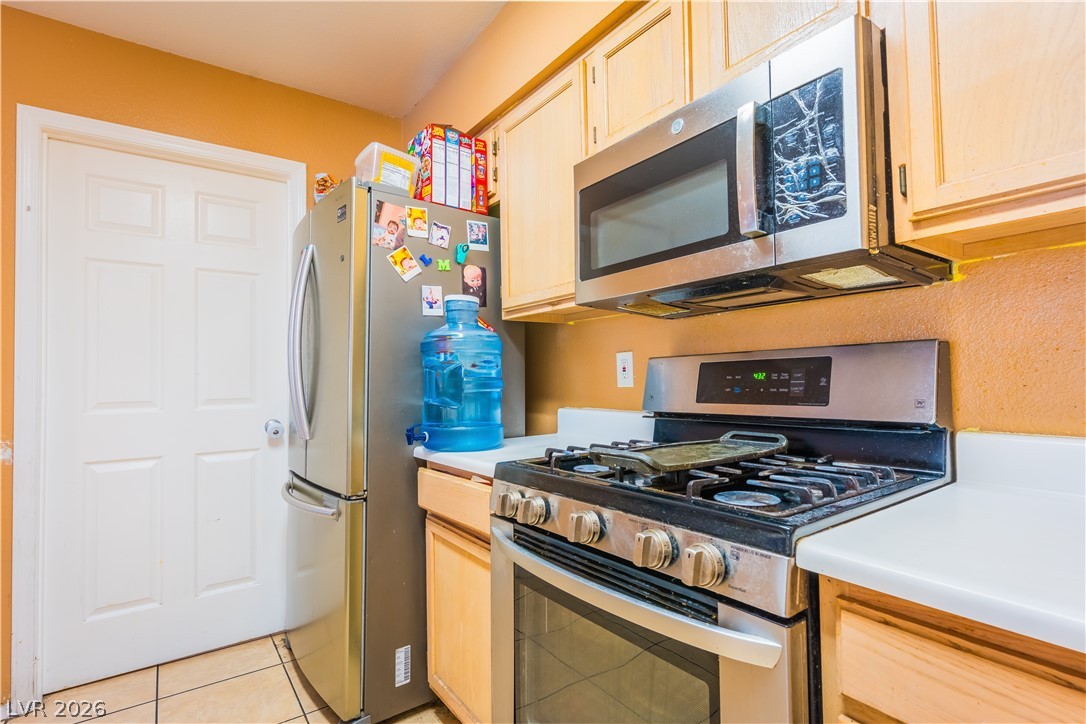 2124 Willowbury Drive B Las Vegas NV 89108