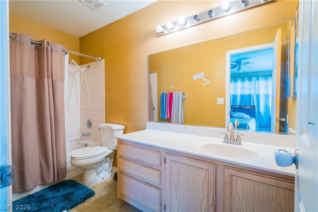 2124 Willowbury Drive B Las Vegas NV 89108
