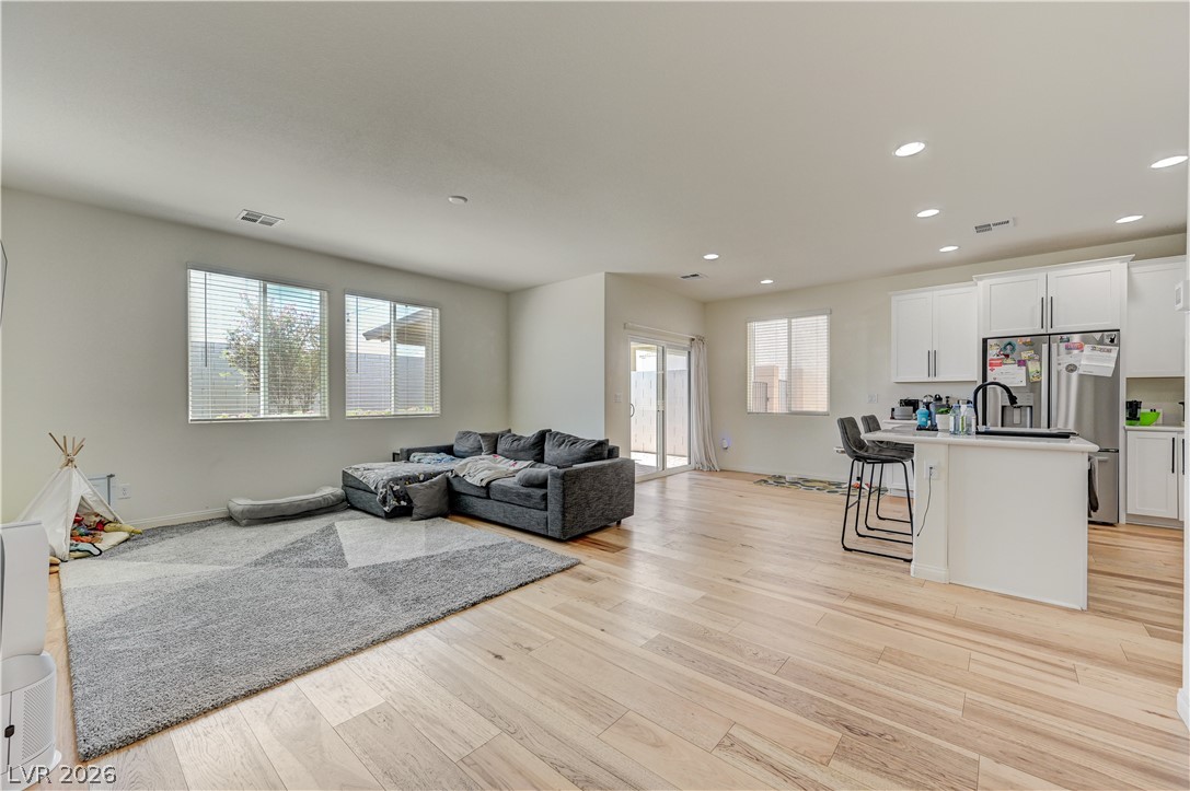 4417 Frias Falls Avenue Las Vegas NV 89141