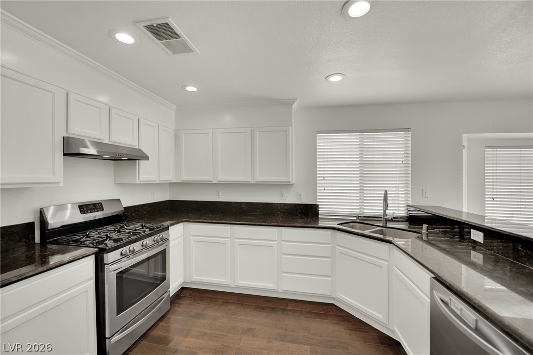 2107 Mountain Echo Avenue Henderson NV 89074