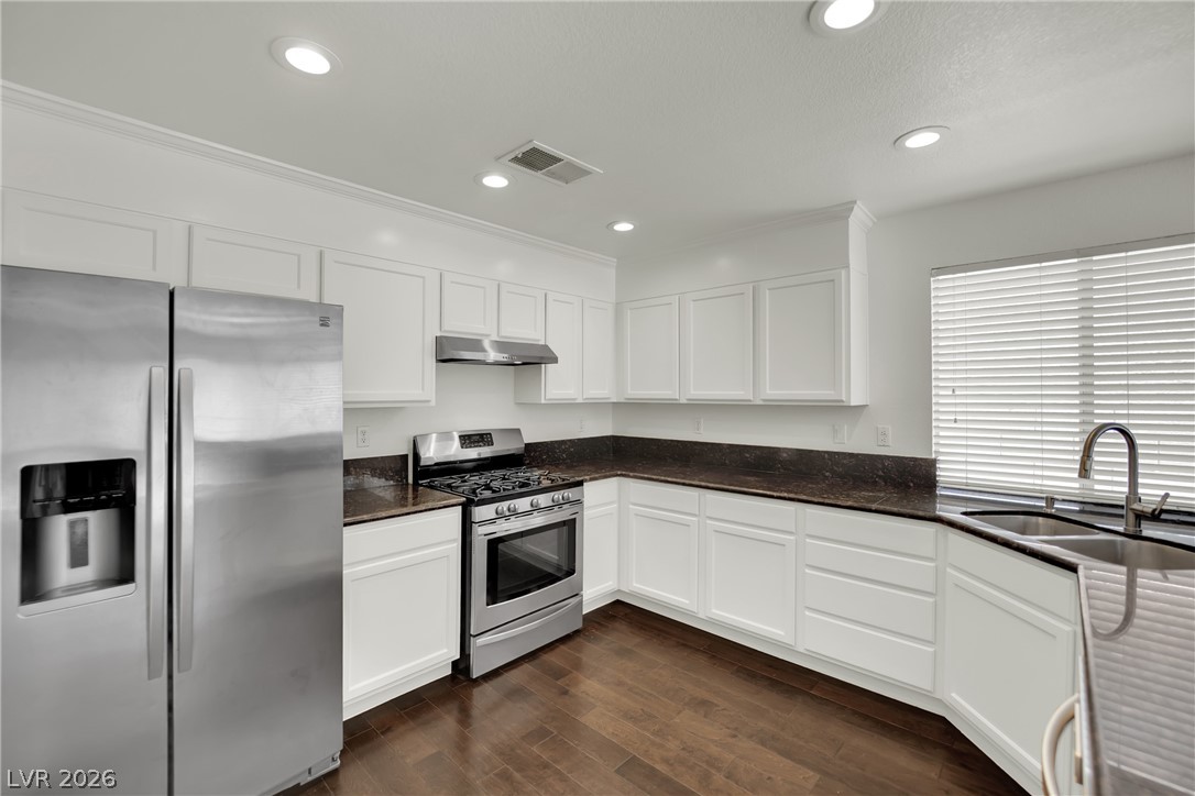 2107 Mountain Echo Avenue Henderson NV 89074