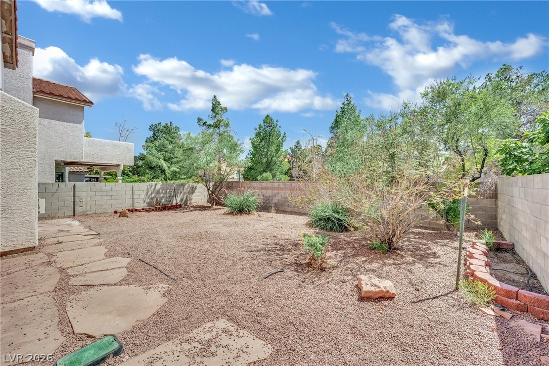 2107 Mountain Echo Avenue Henderson NV 89074