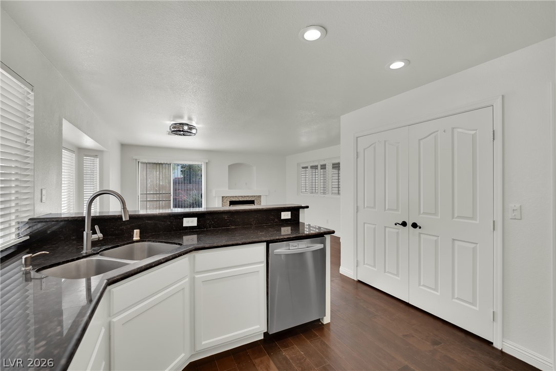 2107 Mountain Echo Avenue Henderson NV 89074