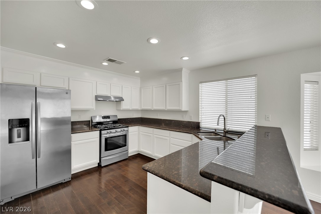 2107 Mountain Echo Avenue Henderson NV 89074