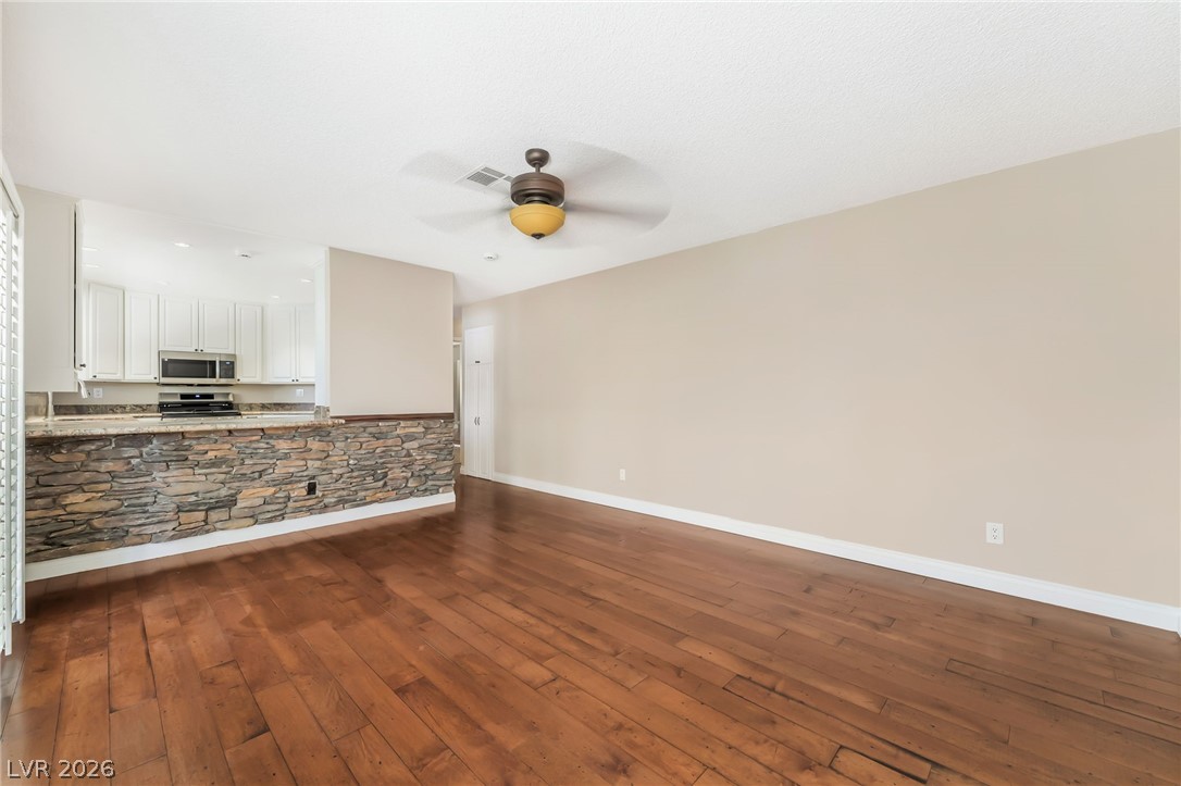 3181 Shadow Bluff Avenue Las Vegas NV 89120